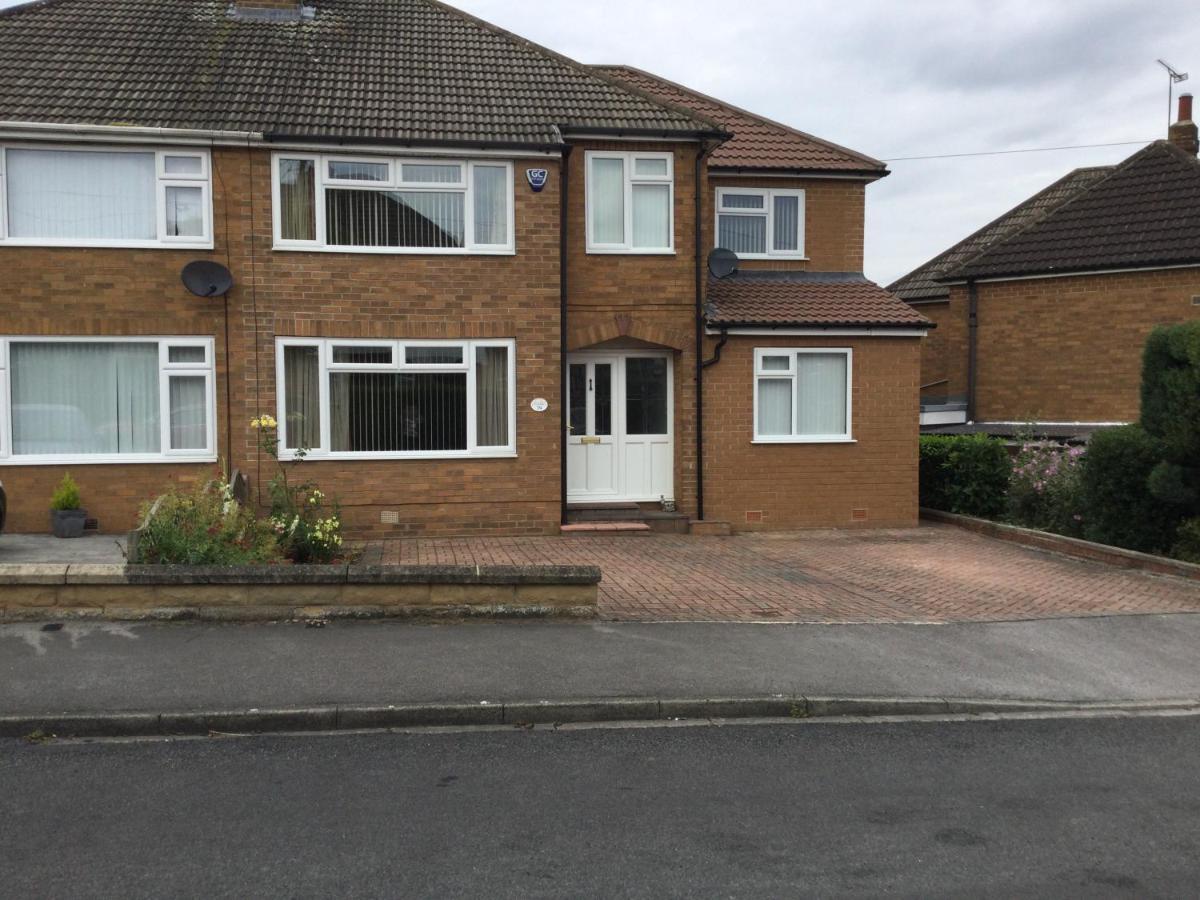 Large 4 Bedroom Home In Boston Spa Village In-Between York, Harrogate And Leeds, Sleeps 9 Exterior foto